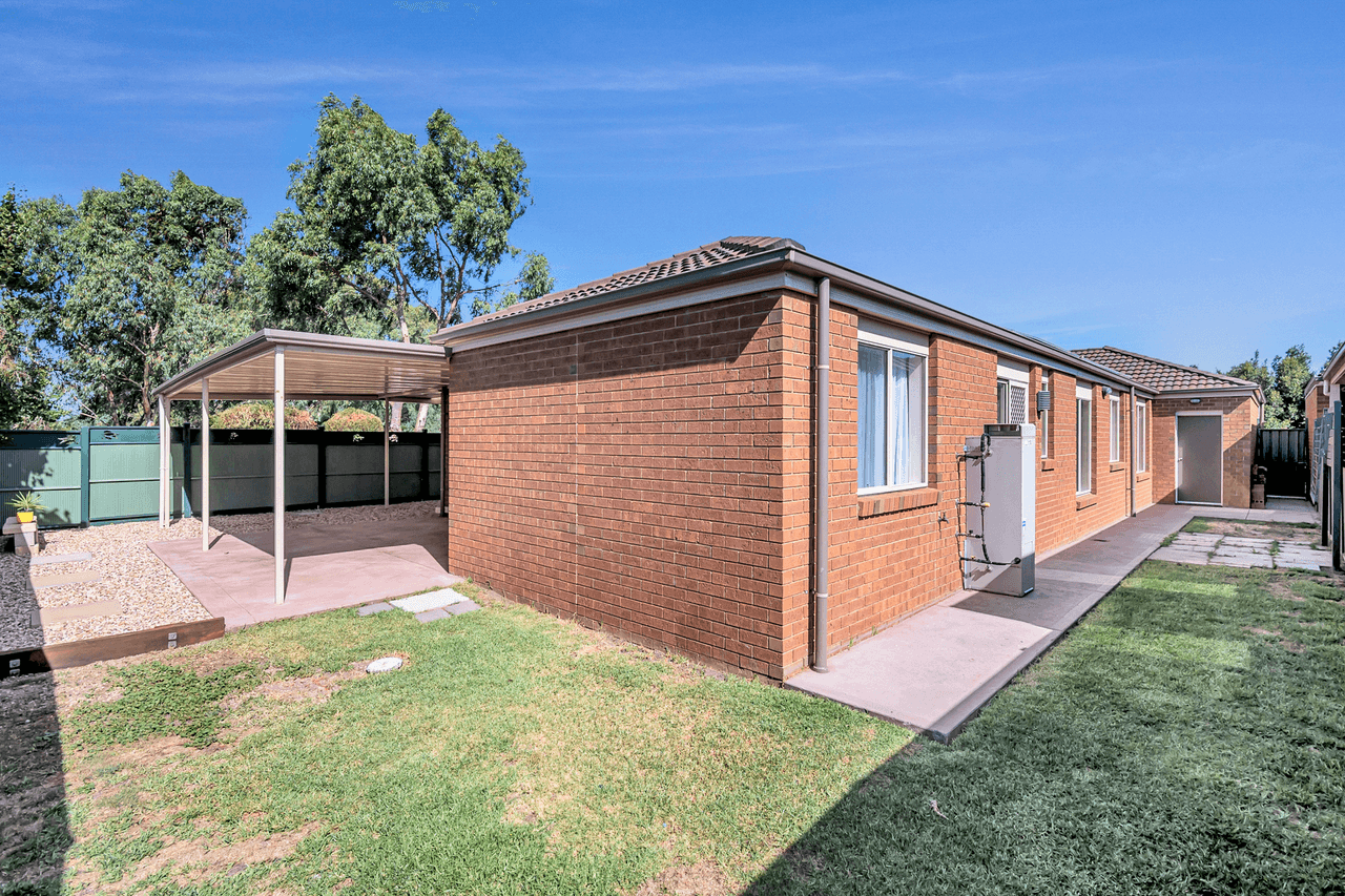 35 Chelsworth Loop, Craigieburn, VIC 3064