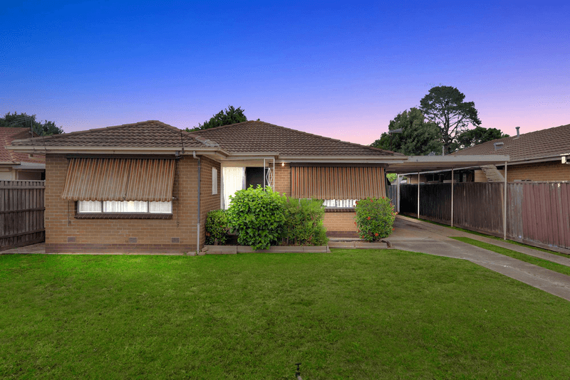 4 Blackwood Drive, MELTON SOUTH, VIC 3338