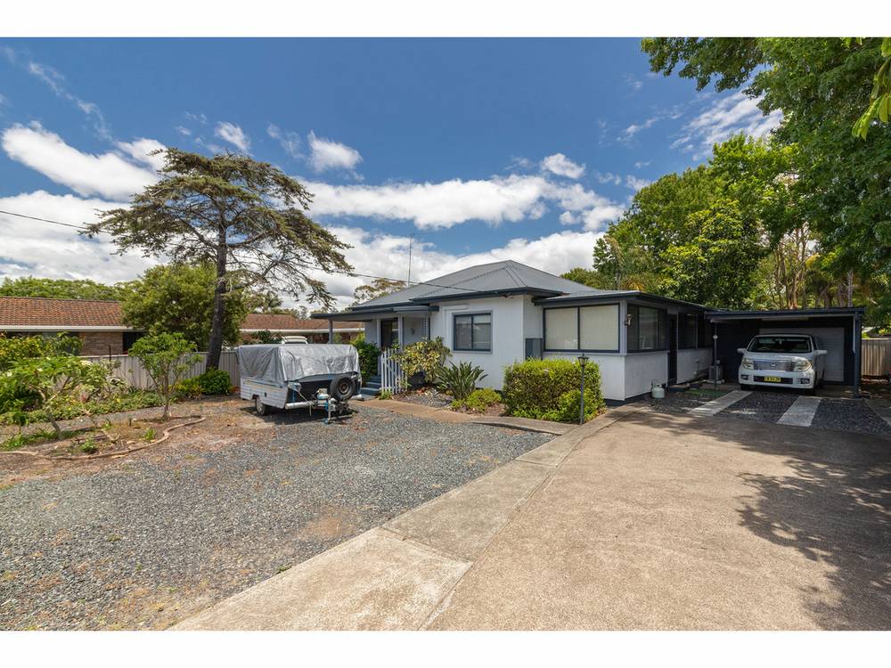 35 The Lakes Way, FORSTER, NSW 2428