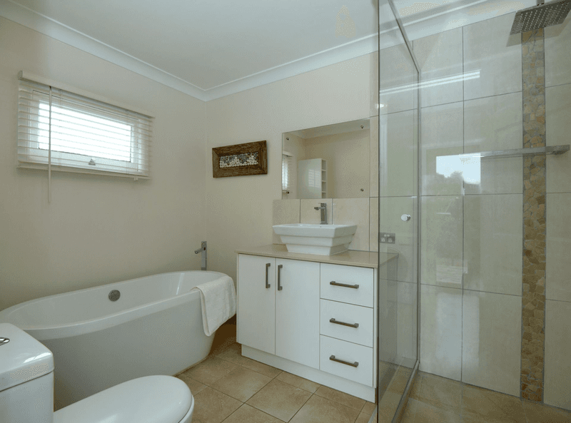 28 Hillview Avenue, Newtown, QLD 4350