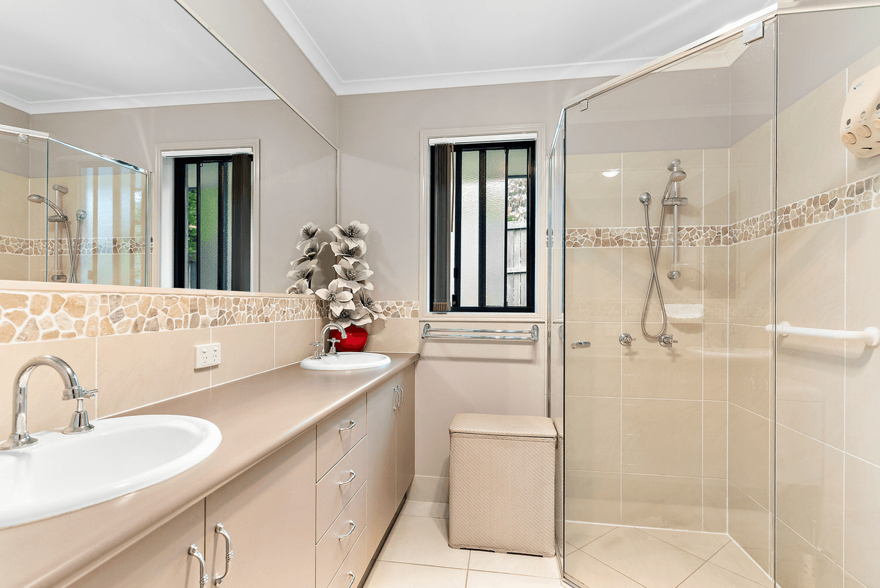 4 Yellow Cedar Pl, Palmwoods, QLD 4555