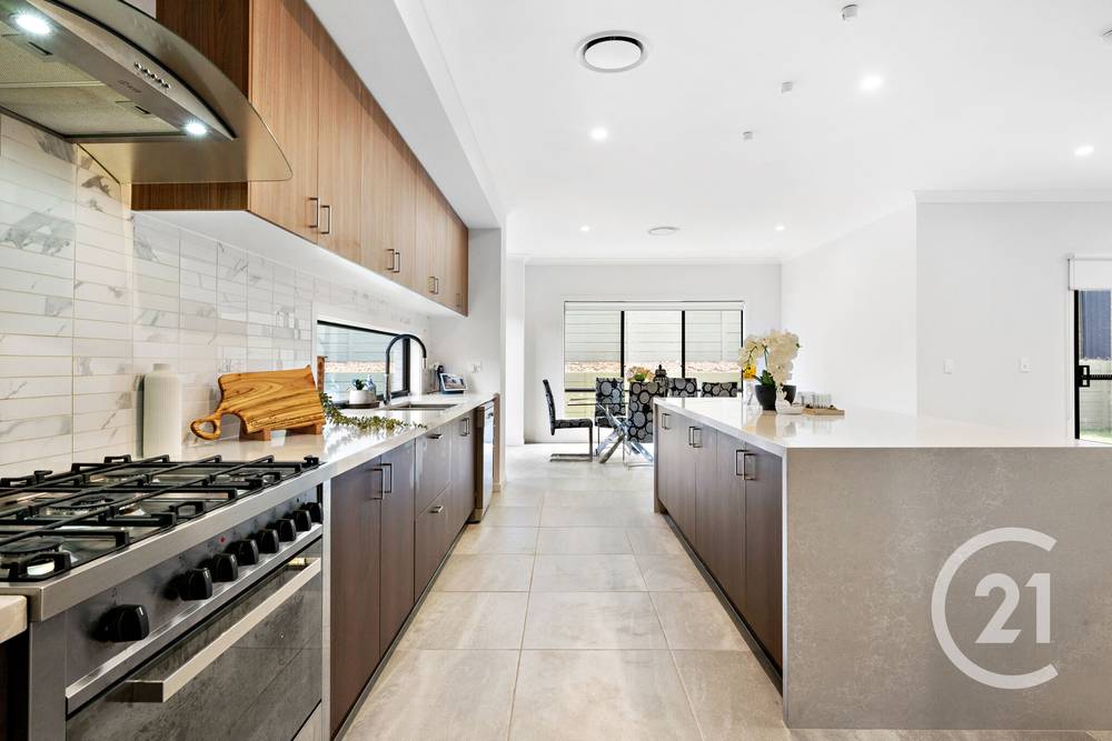 5 Superb Drive, Narangba, QLD 4504