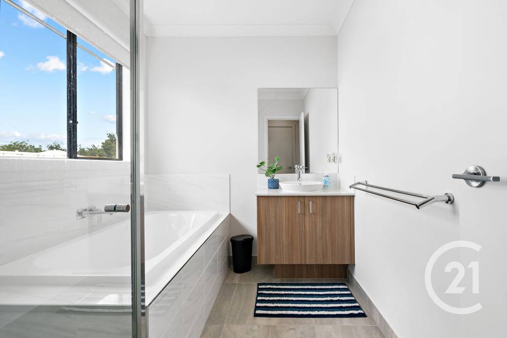 5 Superb Drive, Narangba, QLD 4504