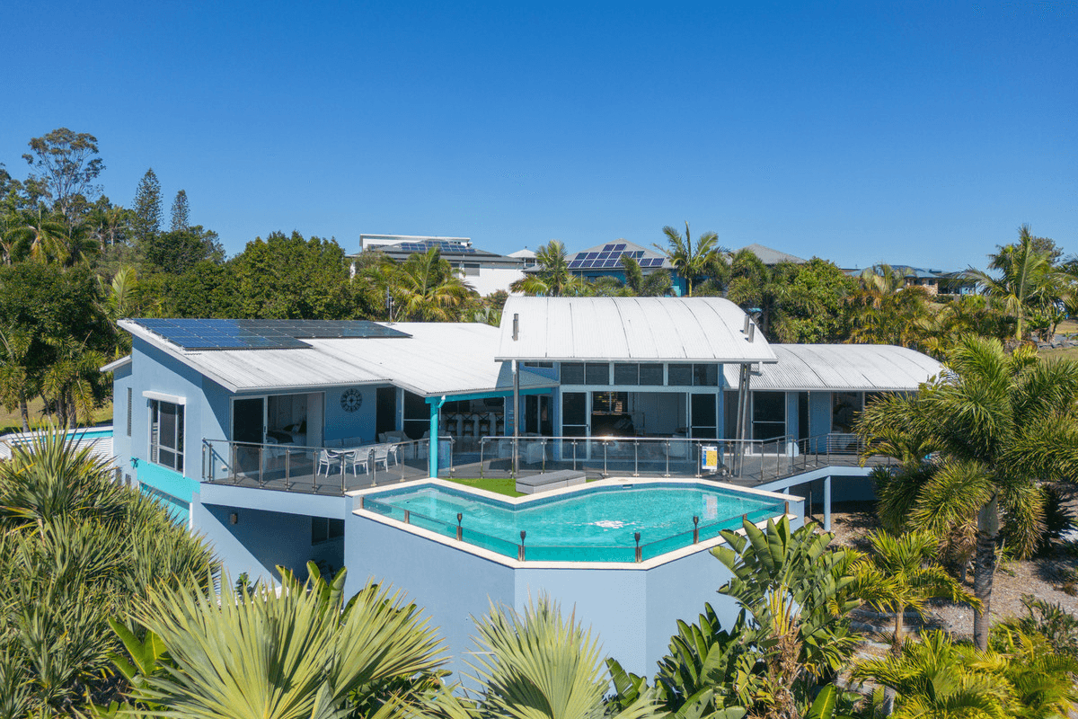 38-42 Hennessy Drive, Dundowran Beach, QLD 4655