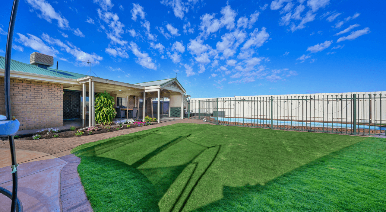 2 Rice Court, WHYALLA STUART, SA 5608