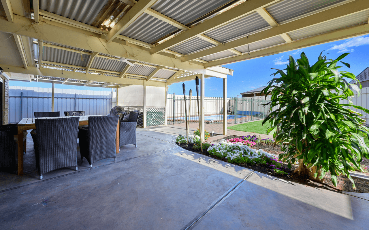 2 Rice Court, WHYALLA STUART, SA 5608