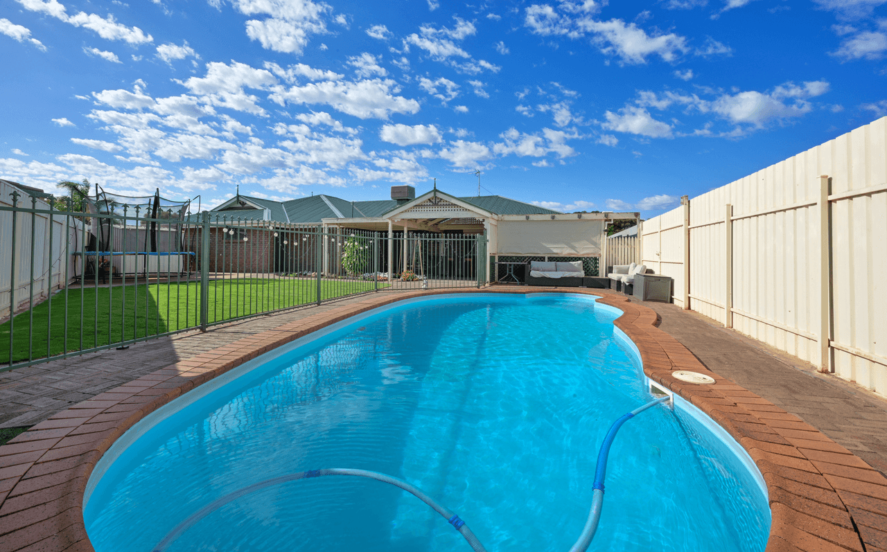 2 Rice Court, WHYALLA STUART, SA 5608