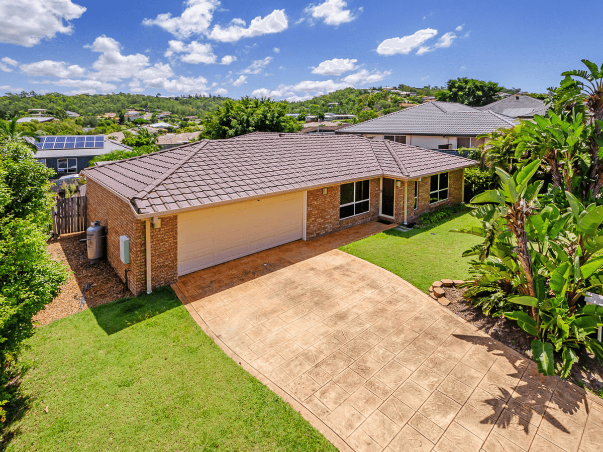 8 Pandora Crescent, Pacific Pines, QLD 4211