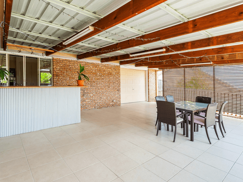 8 Pandora Crescent, Pacific Pines, QLD 4211