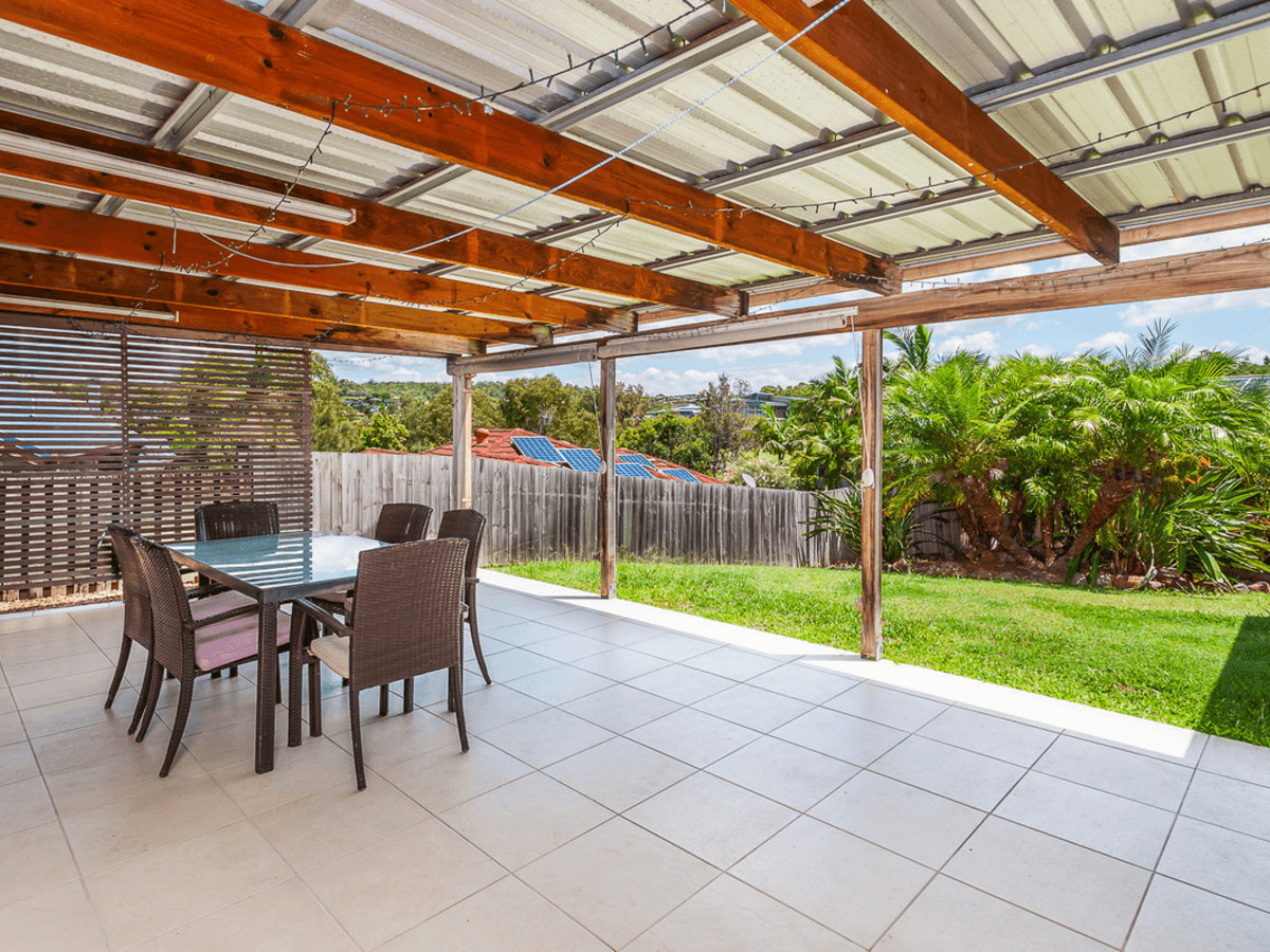 8 Pandora Crescent, Pacific Pines, QLD 4211