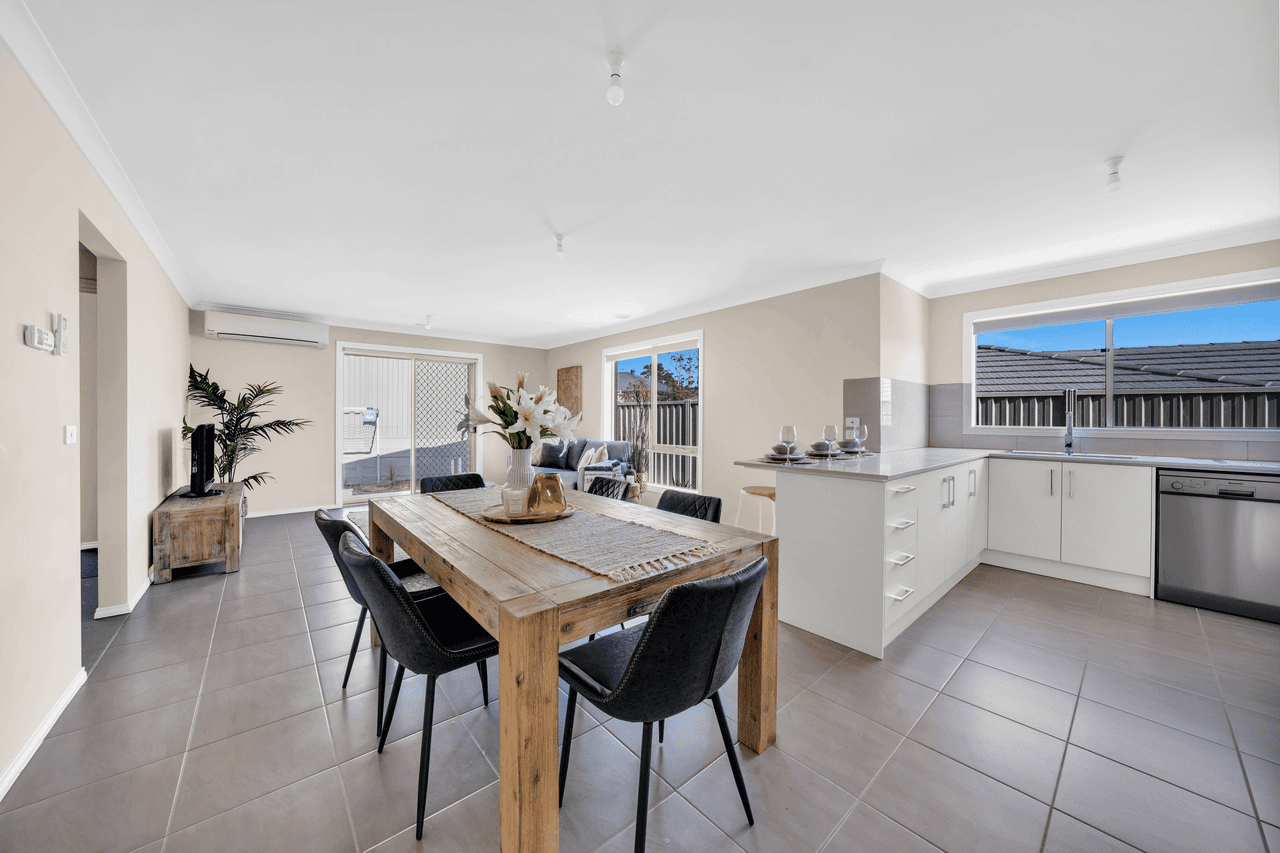 27 Tucker Boulevard, CARRUM DOWNS, VIC 3201