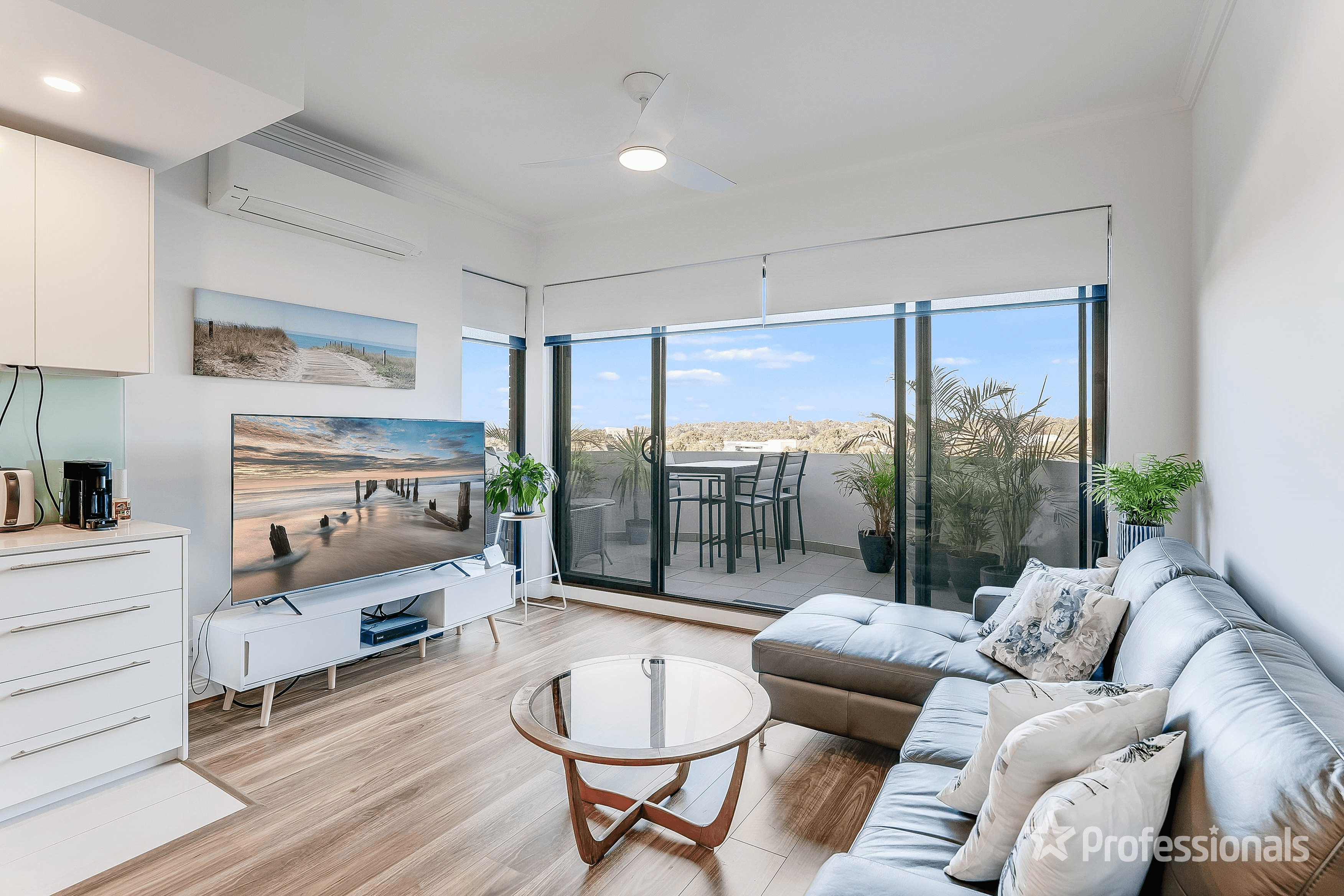 203/2-4 Parc Guell Dr, CAMPBELLTOWN, NSW 2560