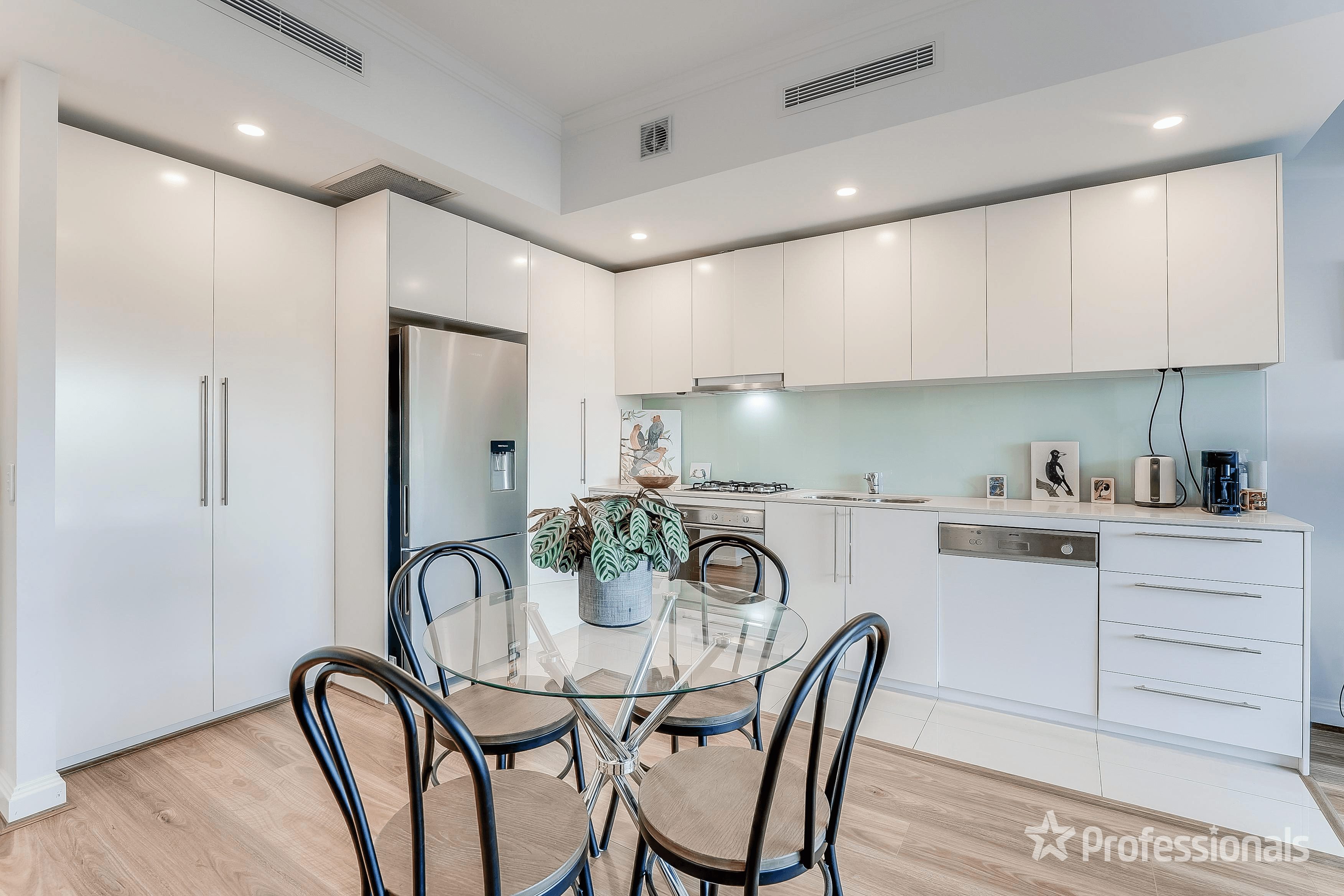 203/2-4 Parc Guell Dr, CAMPBELLTOWN, NSW 2560