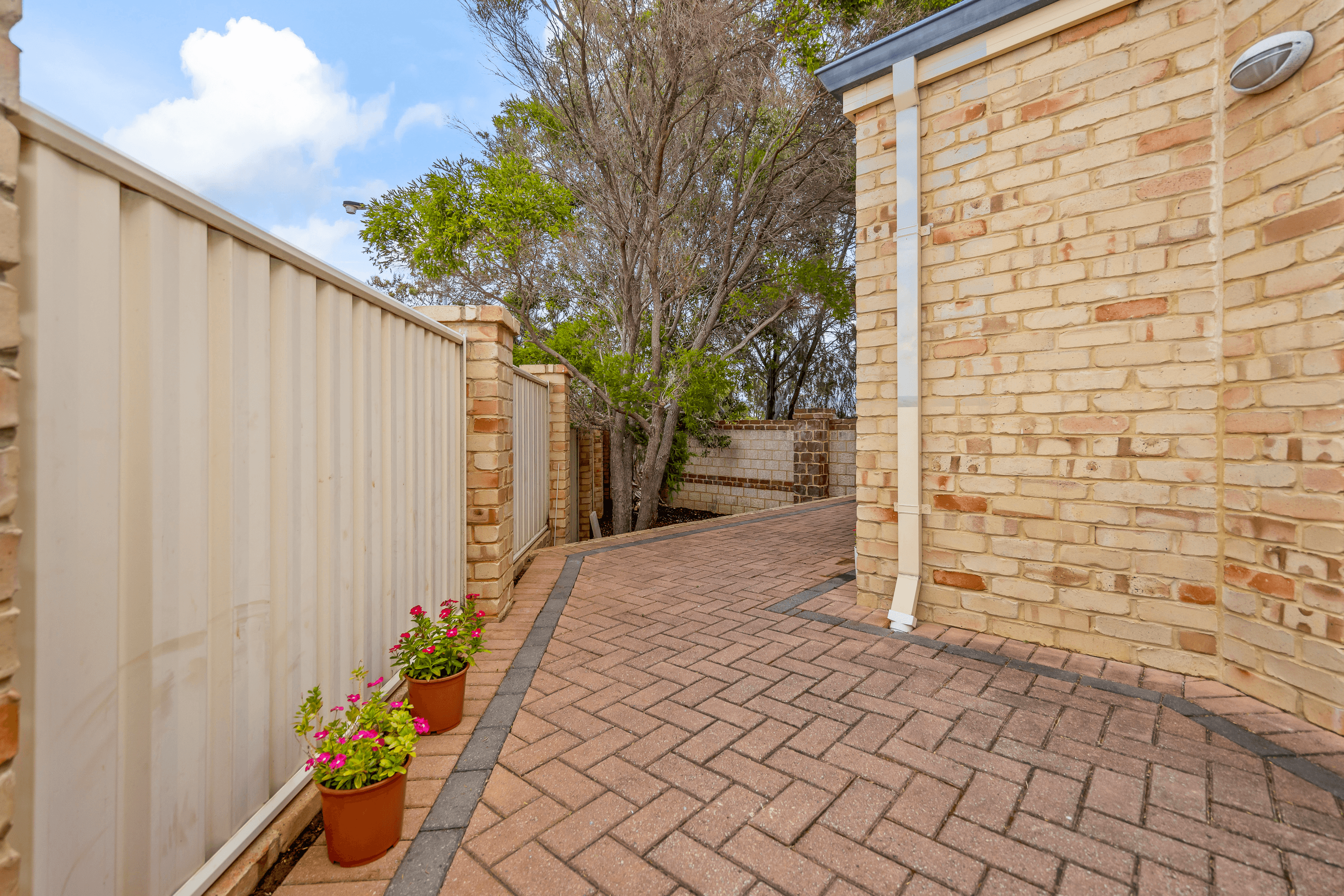 1/22 Arabella Mews, Currambine, WA 6028