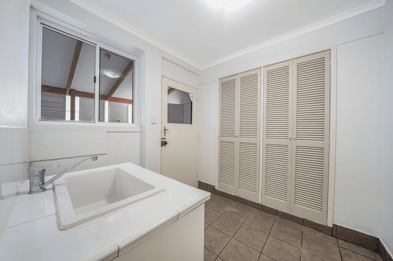69 Scarborough Road, REDCLIFFE, QLD 4020