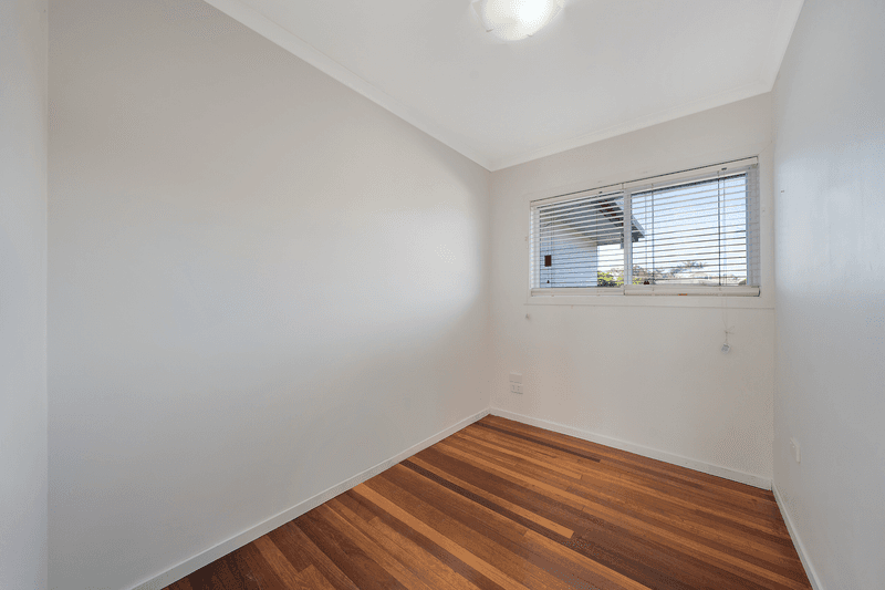 69 Scarborough Road, REDCLIFFE, QLD 4020