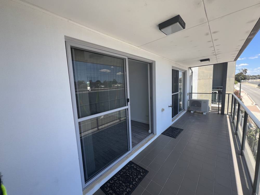 18/12 Davis Road, Kelmscott, WA 6111