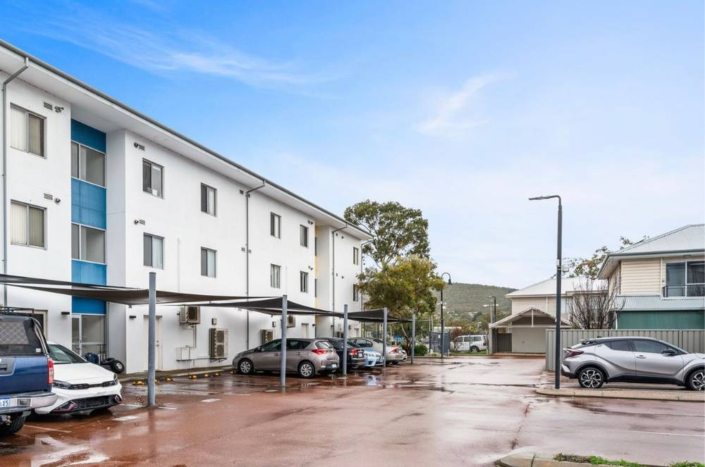 18/12 Davis Road, Kelmscott, WA 6111