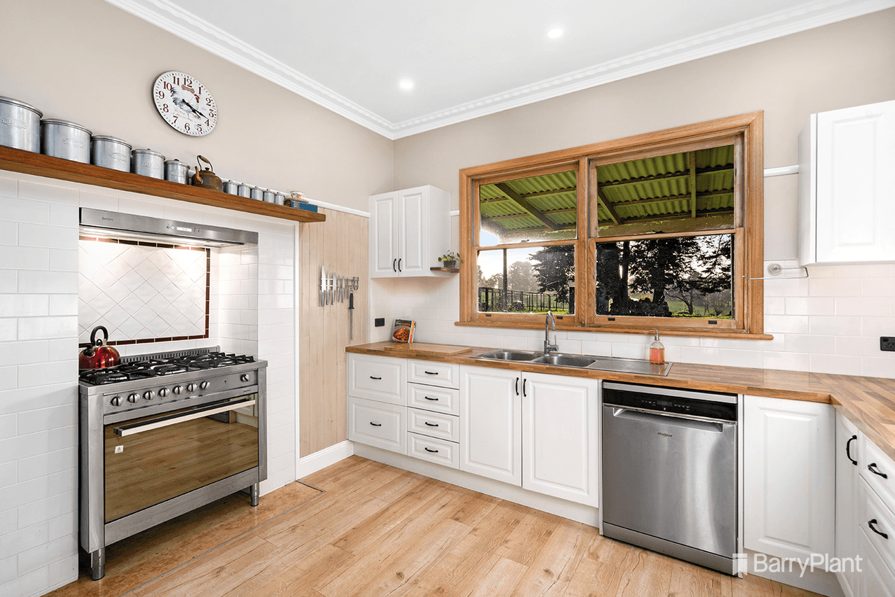 225 Queens Road, Wandin North, VIC 3139