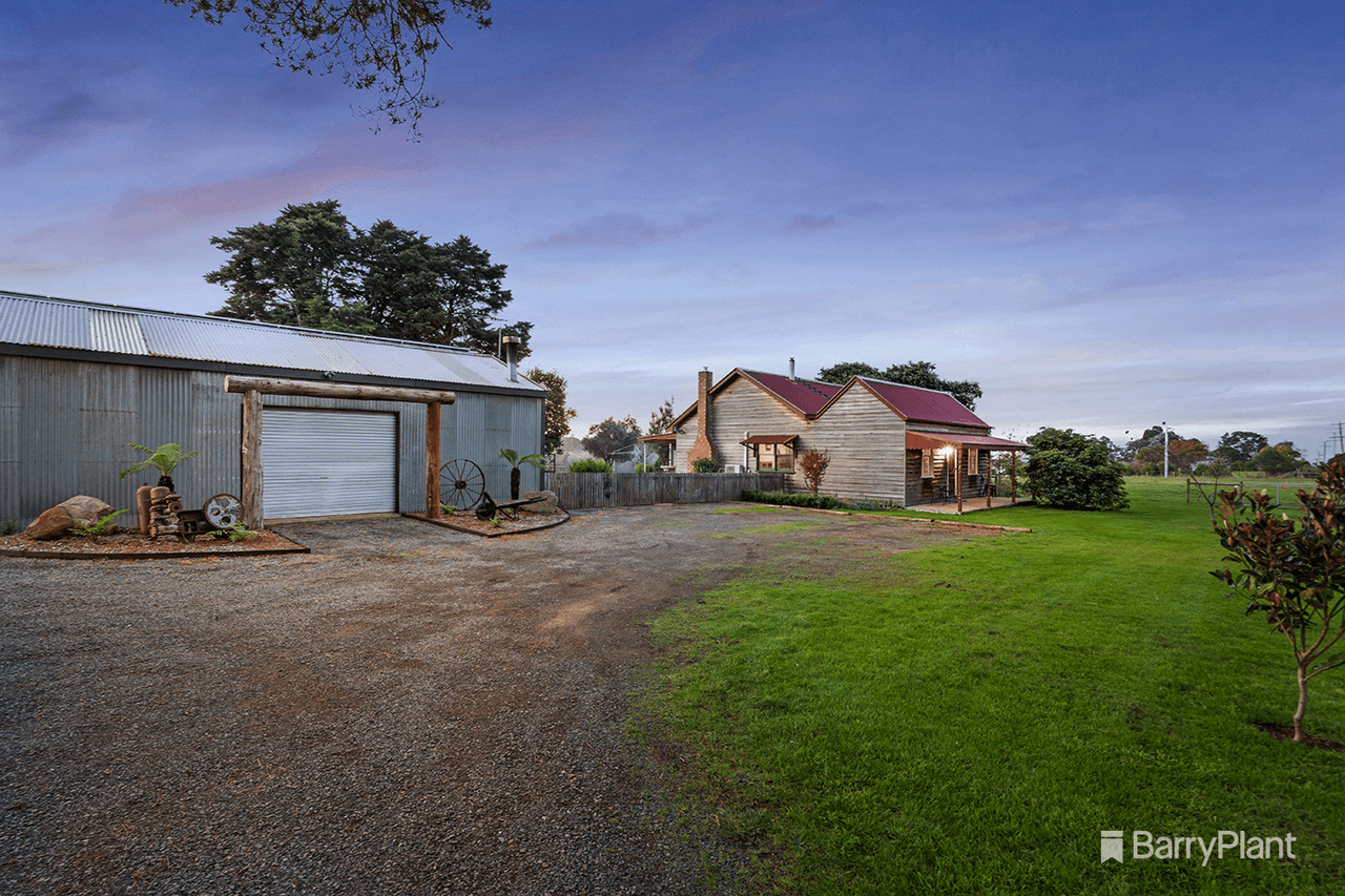 225 Queens Road, Wandin North, VIC 3139