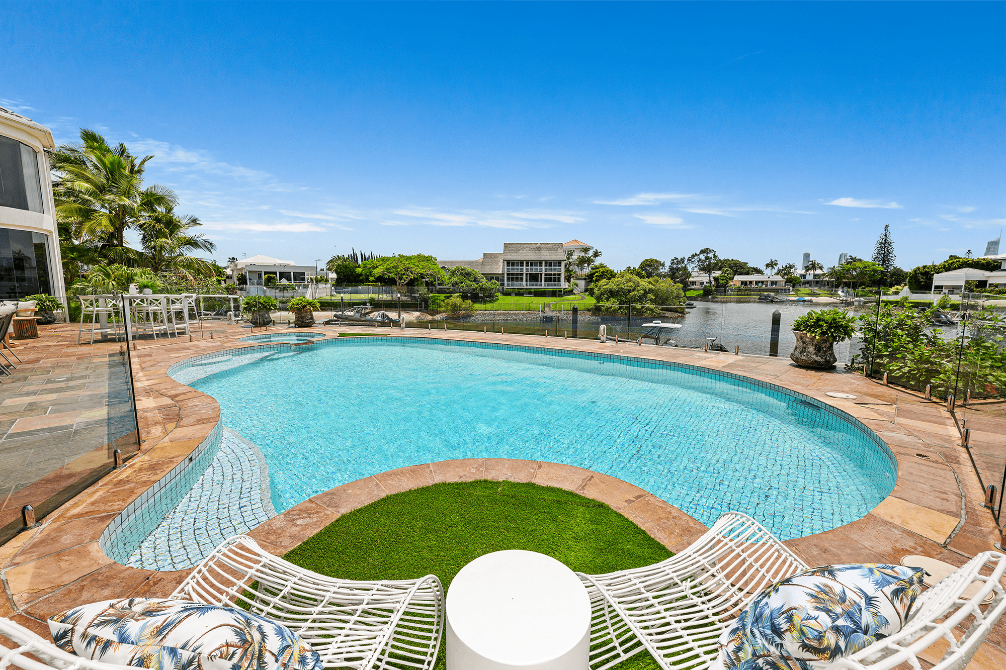 16 Cheval Court, BENOWA WATERS, QLD 4217