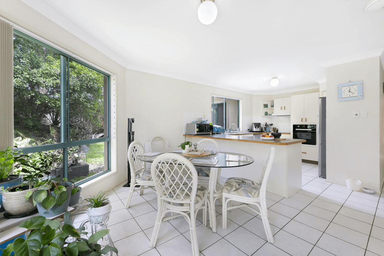 18 Lancashire Drive, MUDGEERABA, QLD 4213