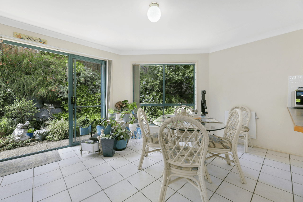 18 Lancashire Drive, MUDGEERABA, QLD 4213