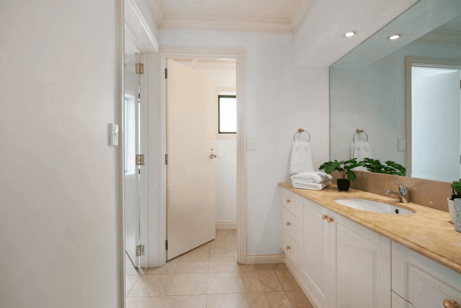 13 Seafarer Court, Paradise Waters, QLD 4217