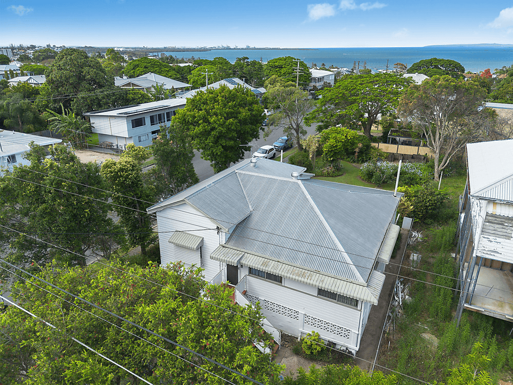 1 Wolsey Parade, Wynnum, QLD 4178