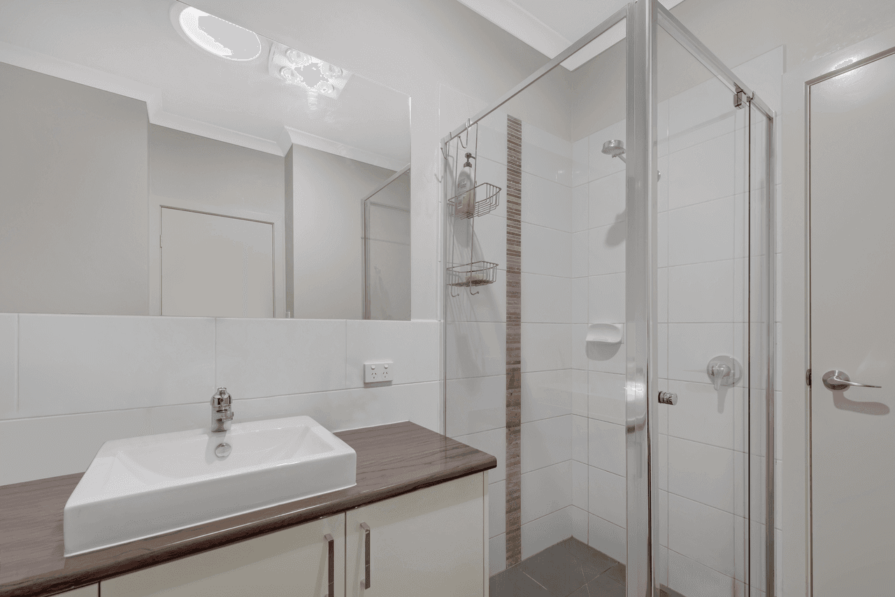 2/21 Grandview Grove, BAYSWATER, VIC 3153
