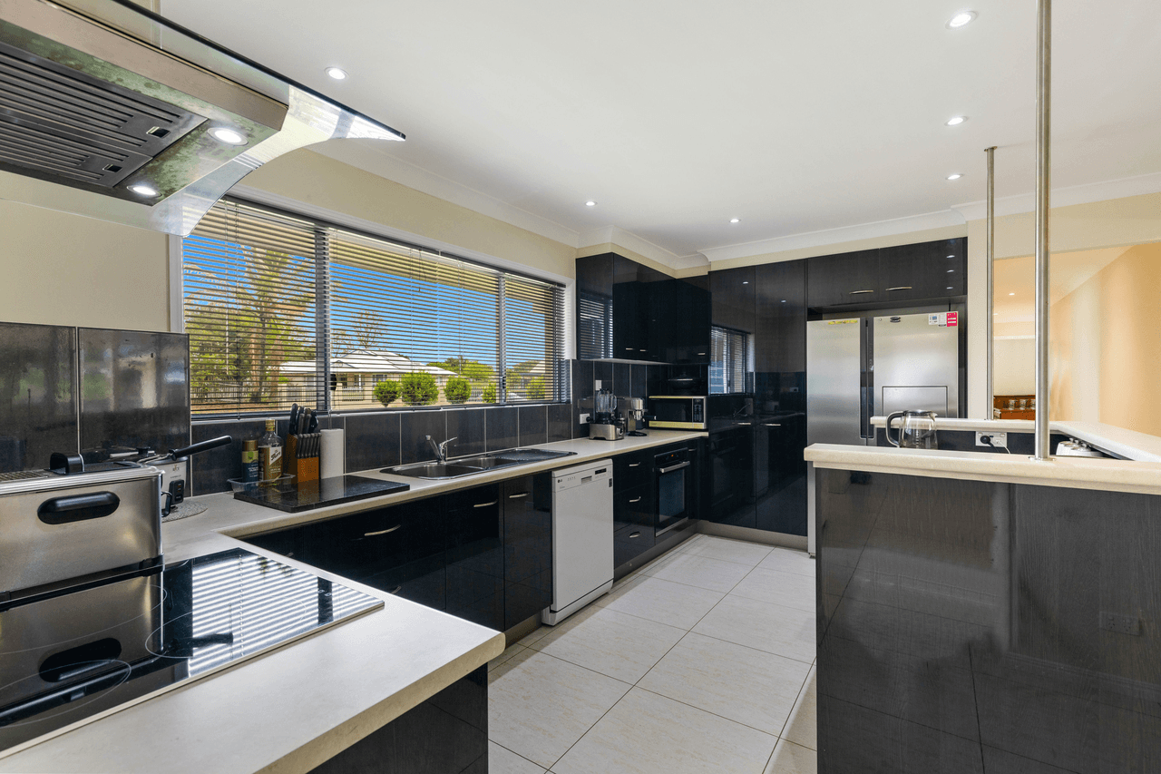 34-36 Forbes Court, MORAYFIELD, QLD 4506