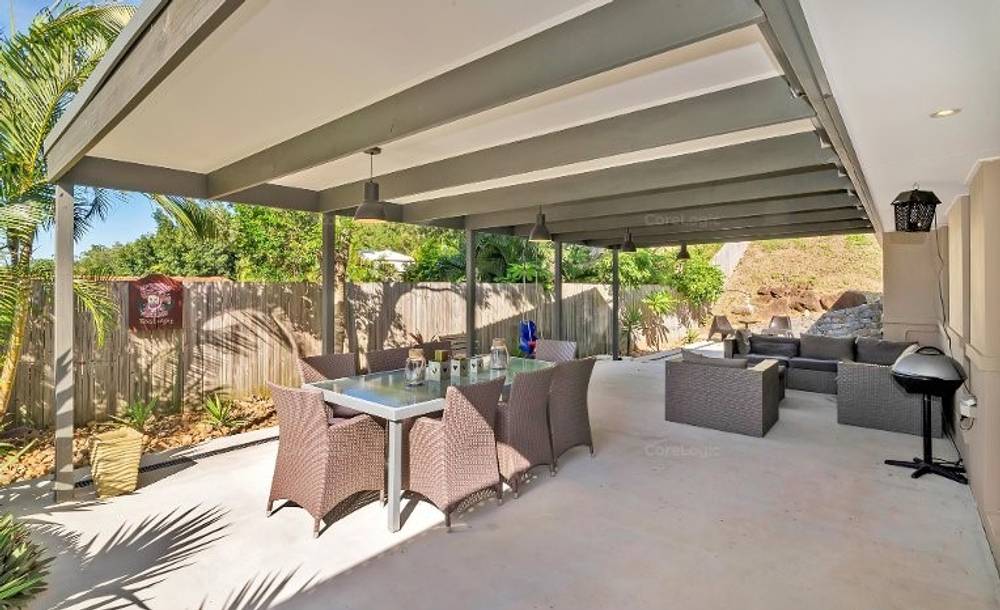 15 Davis Cup Court, OXENFORD, QLD 4210