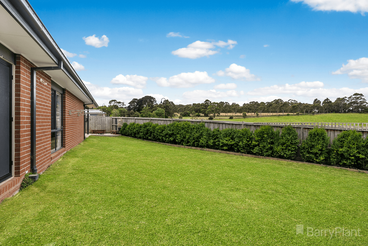 2 Periwinkle Crescent, WALLAN, VIC 3756