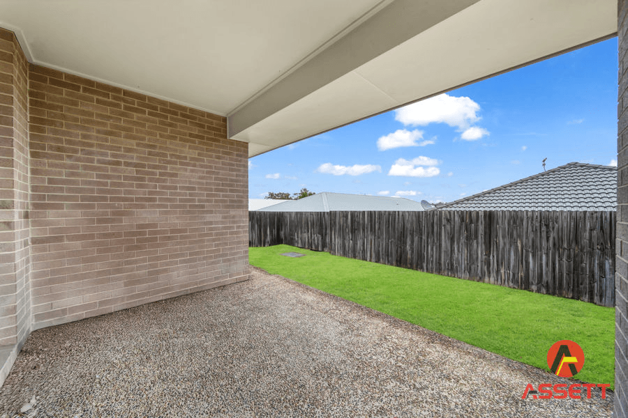 9 Carron Court, BRASSALL, QLD 4305