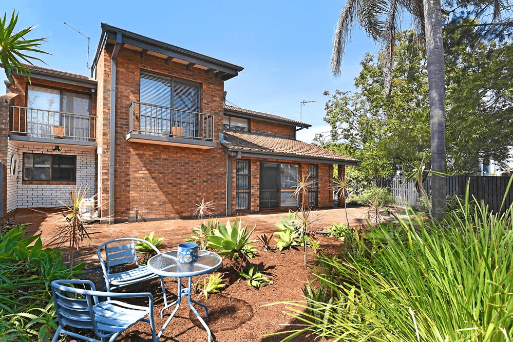 1/111 Salerno Street, Isle Of Capri, QLD 4217