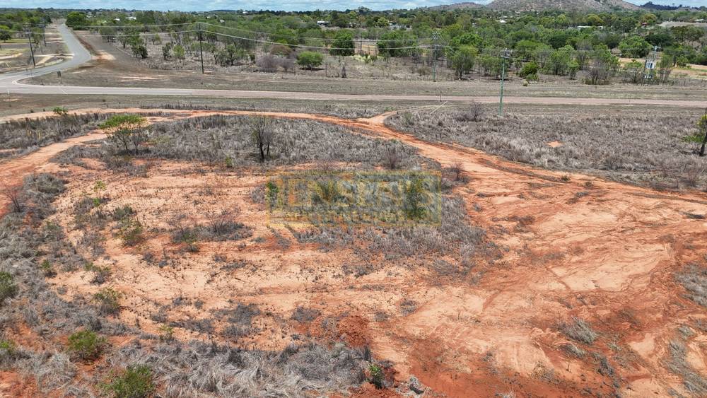 56 Bluff Road, MILLCHESTER, QLD 4820