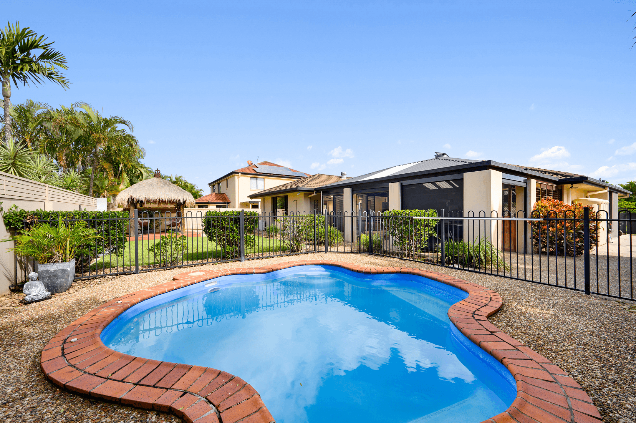 17 Grande Terrace, HELENSVALE, QLD 4212