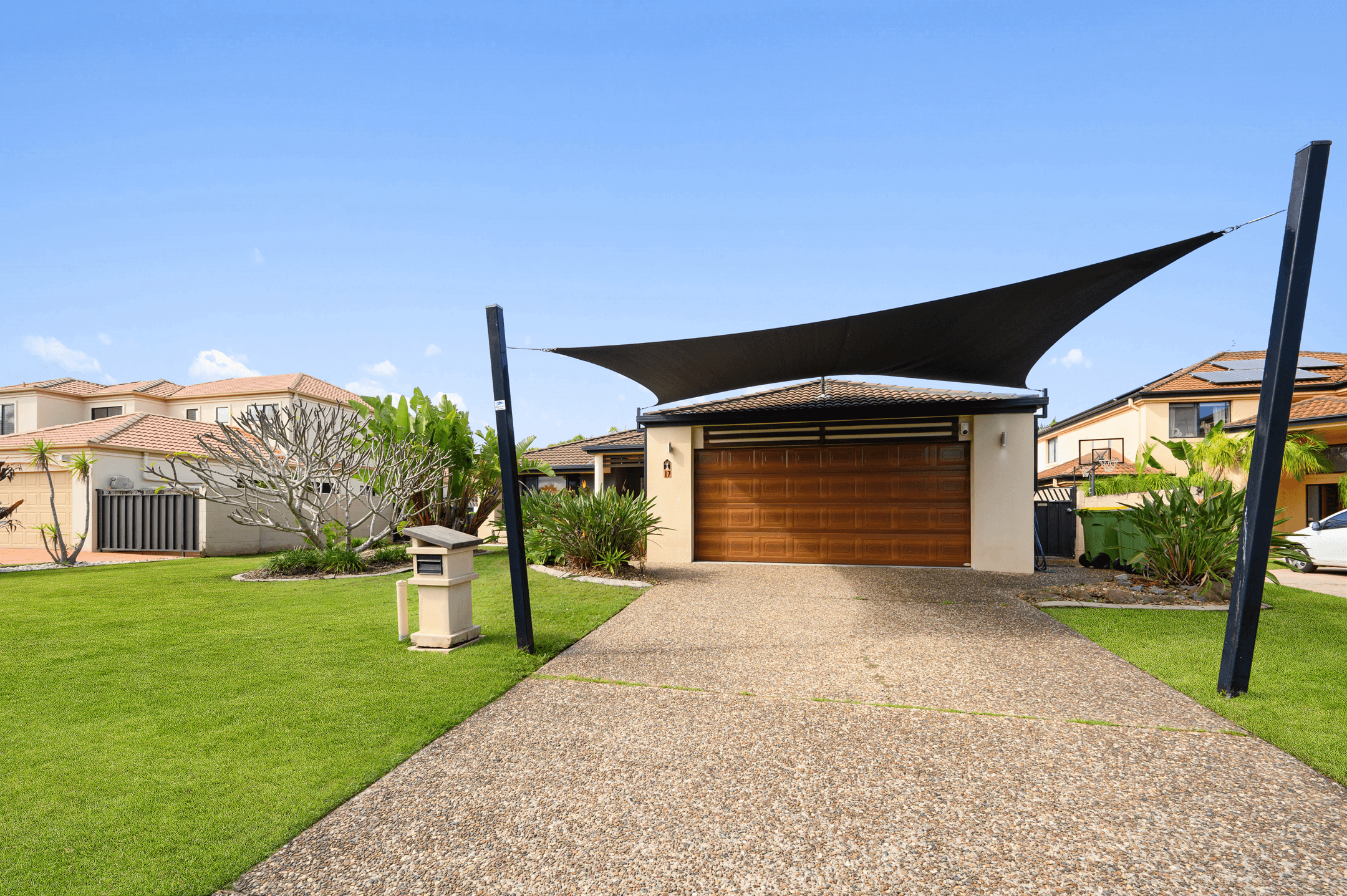 17 Grande Terrace, HELENSVALE, QLD 4212