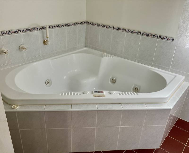 8 Doncaster Place, HYLAND PARK, NSW 2448