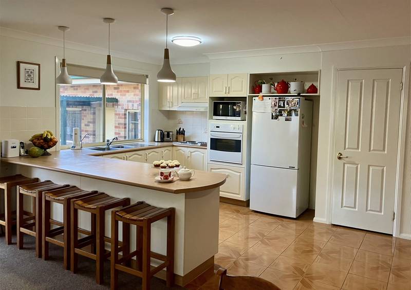 8 Doncaster Place, HYLAND PARK, NSW 2448