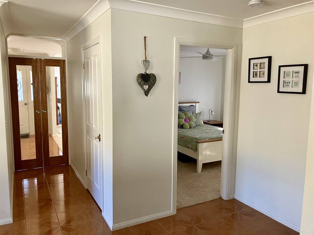 8 Doncaster Place, HYLAND PARK, NSW 2448