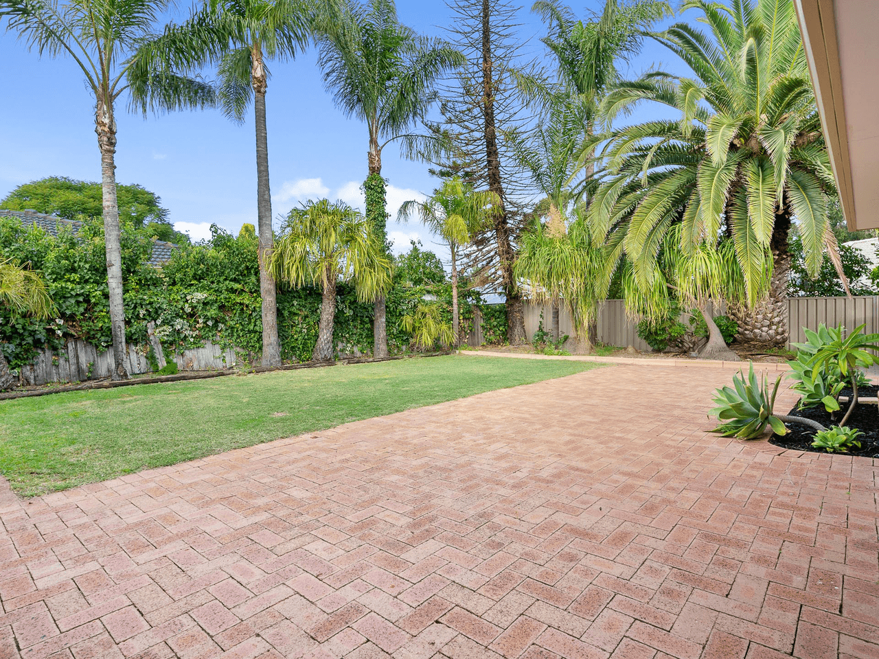 248 Summerlakes Parade, BALLAJURA, WA 6066