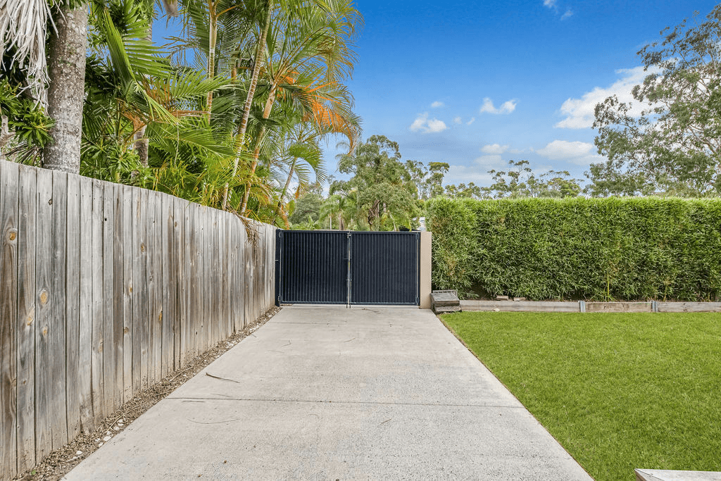 86 Karawatha Dr, Mountain Creek, QLD 4557