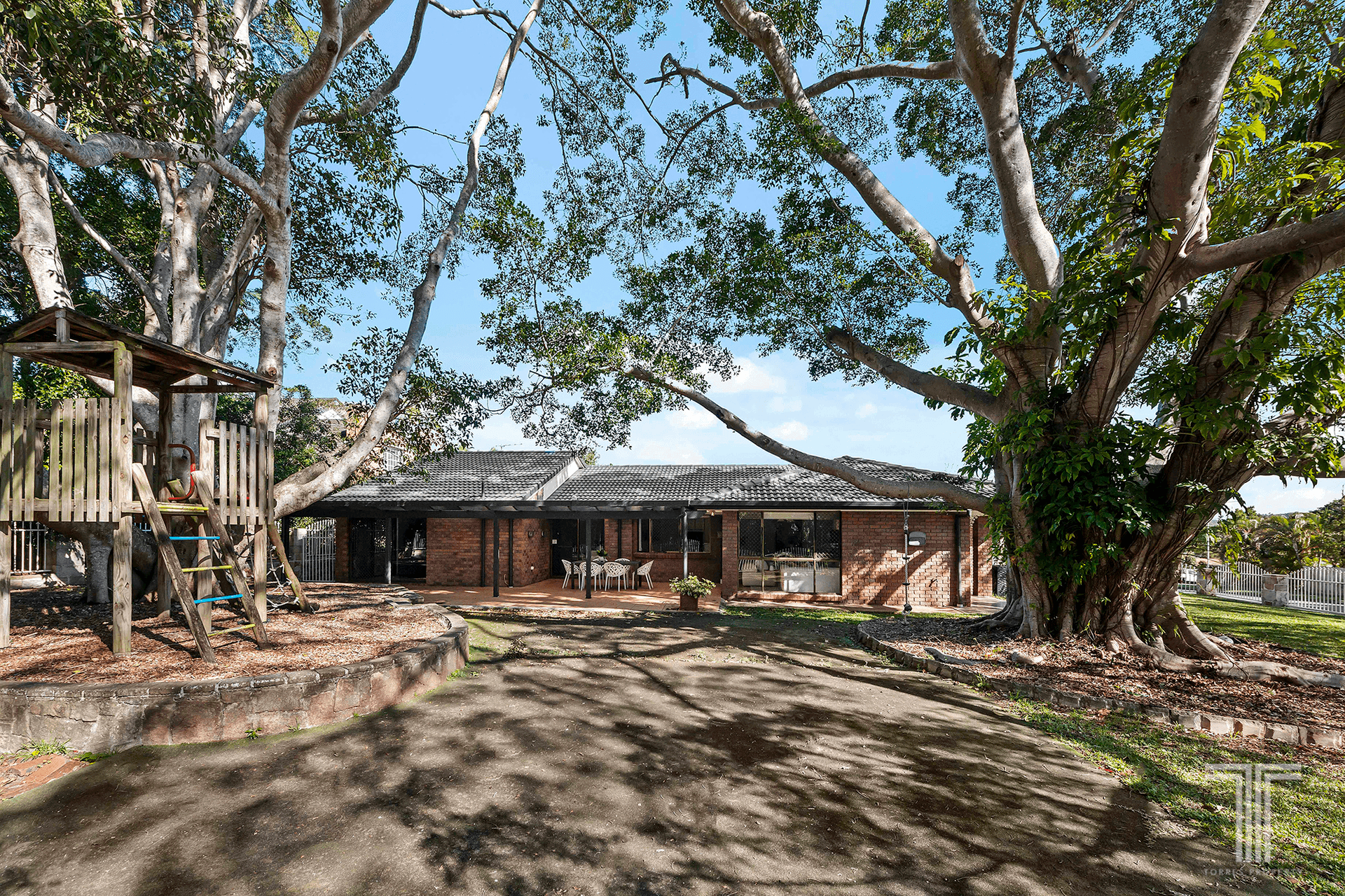 14 Bridgnorth Street, Carindale, QLD 4152