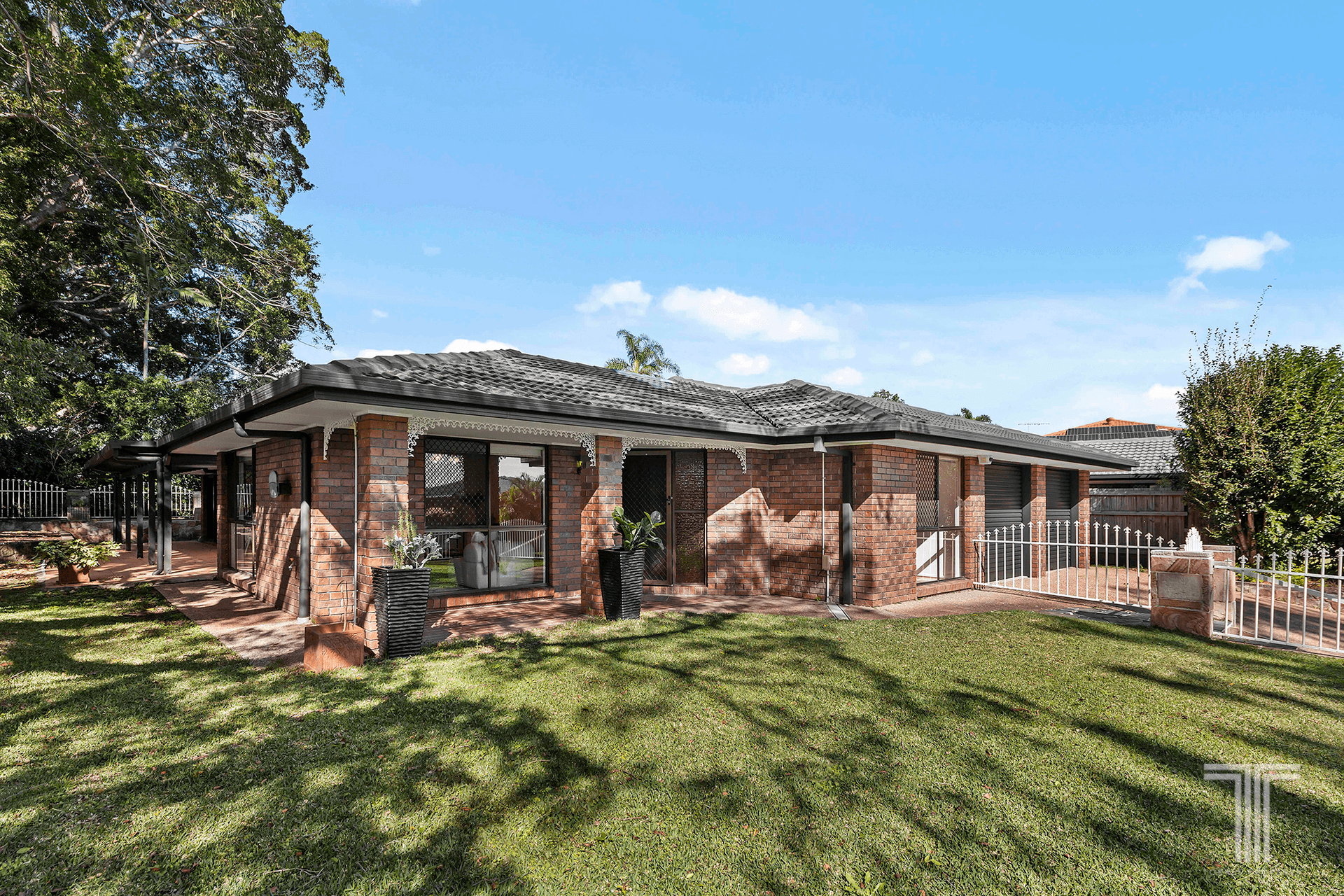 14 Bridgnorth Street, Carindale, QLD 4152