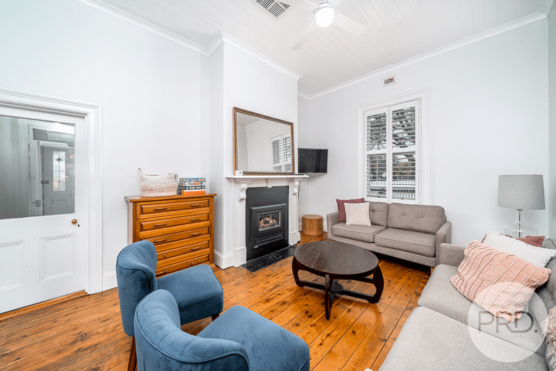 80 Railway Street, TURVEY PARK, NSW 2650