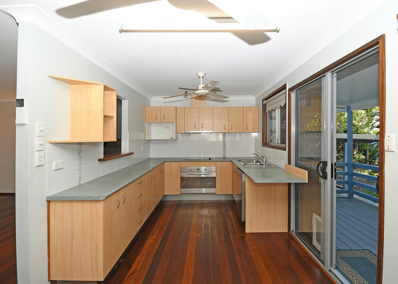 15 Paradise Street, POINT VERNON, QLD 4655