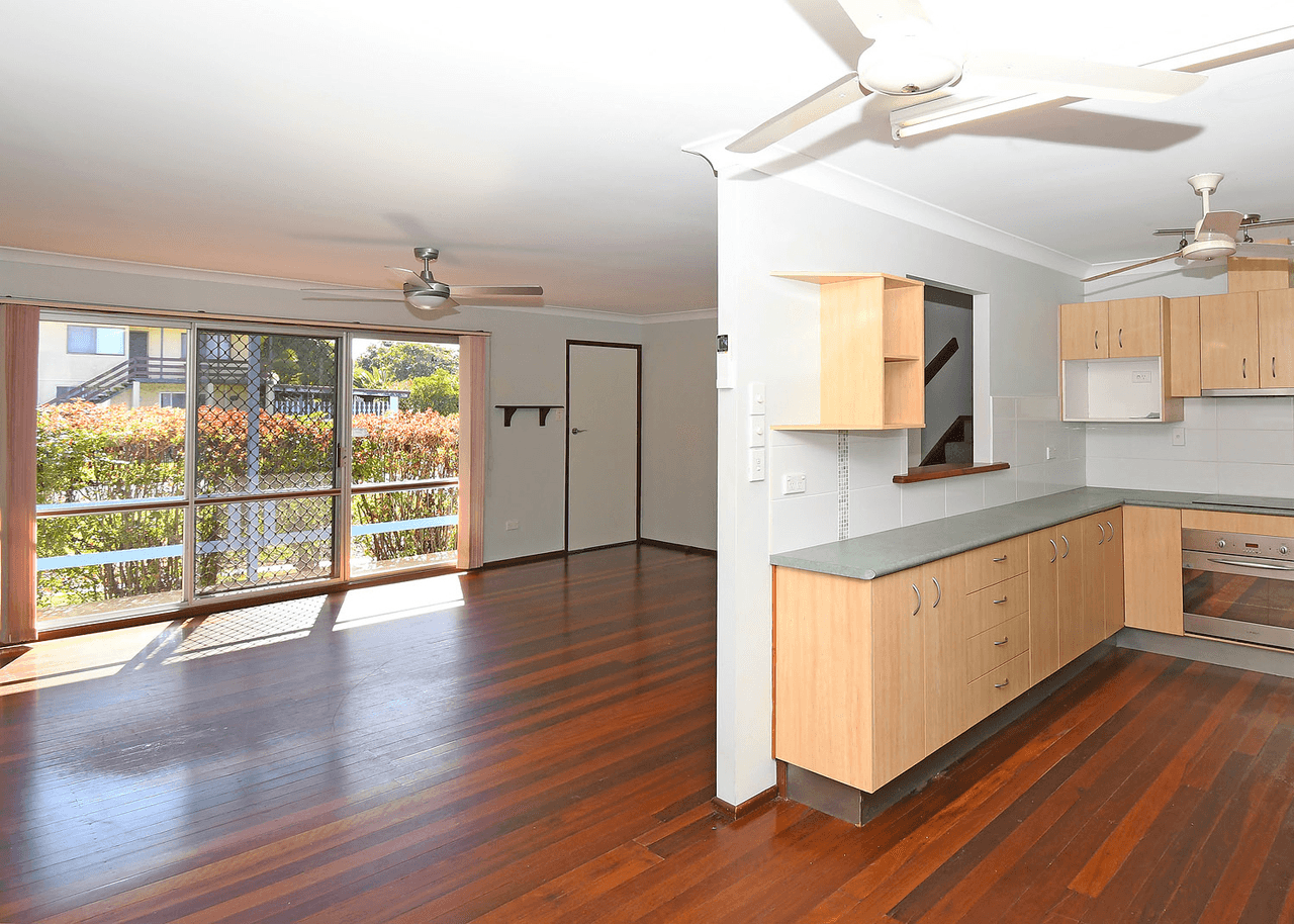 15 Paradise Street, POINT VERNON, QLD 4655