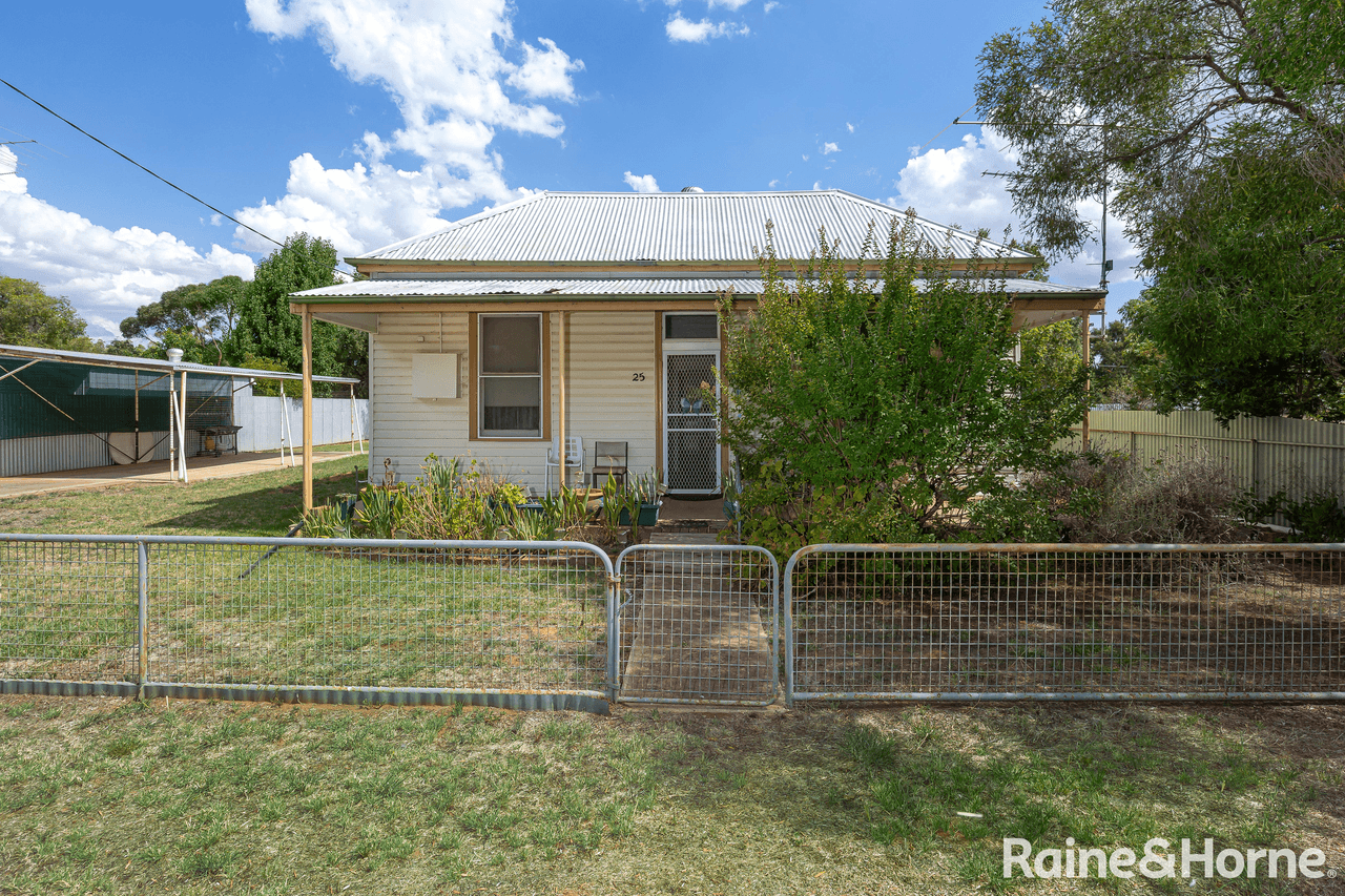 25 Loch Street, GANMAIN, NSW 2702