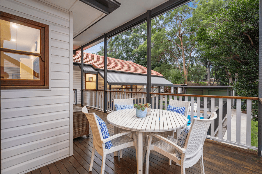 42  Greenmount Ave, HOLLAND PARK, QLD 4121